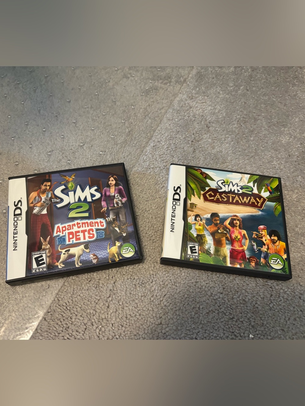 Nintendo DS Game Set - Sims2 Apartment Pets & Castaway